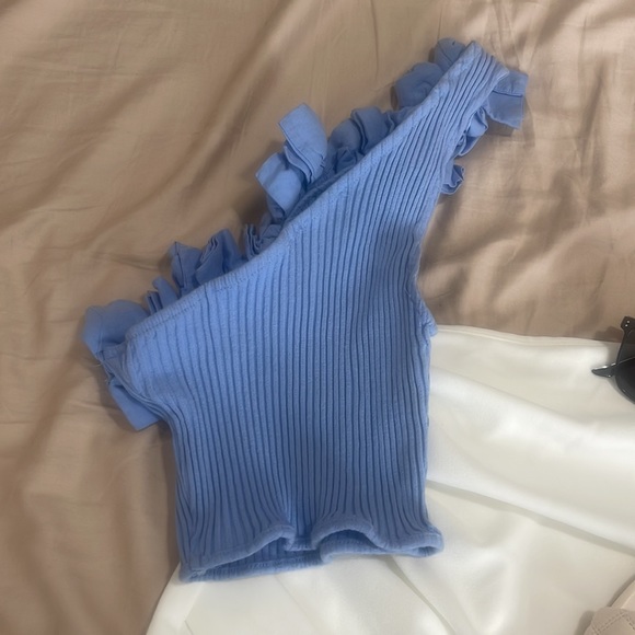 🖤SOLD🖤 Zara Blue Ruffle Shoulder Tank - Picture 5 of 5
